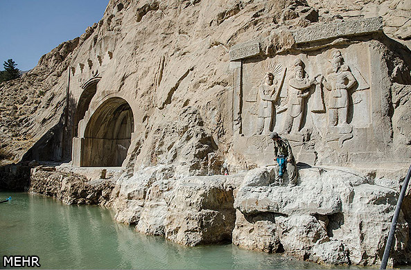 عملیات بازسازی طاق بستان